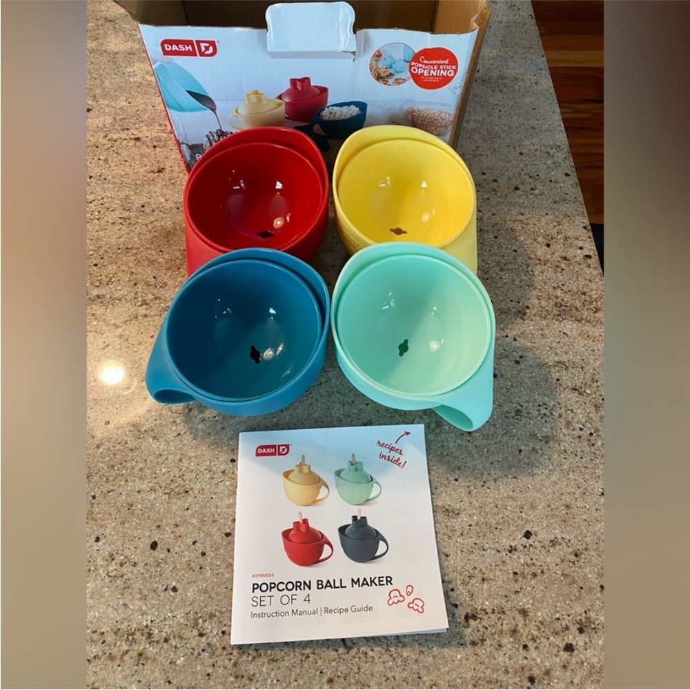 NWT Dash Popcorn Ball Maker